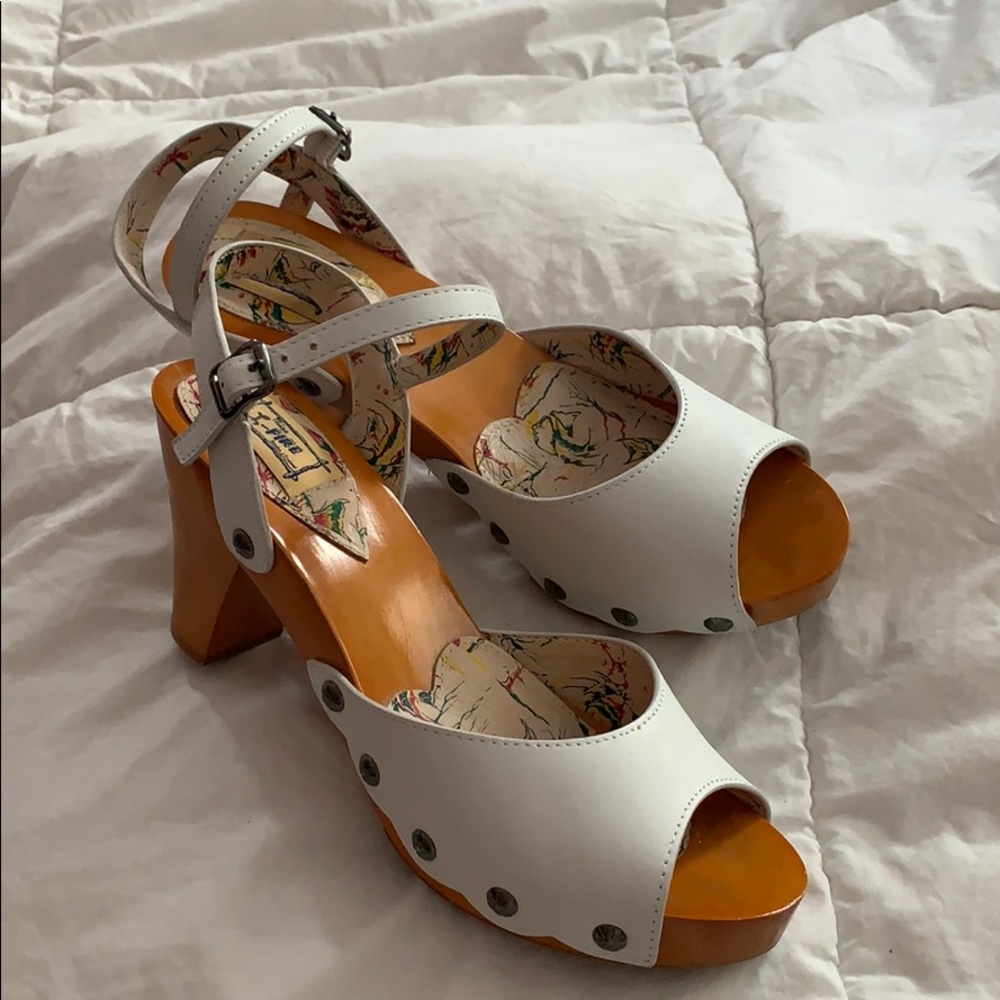 Miss L Fire white leather clog sandals 39